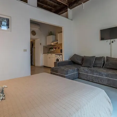 Appartamento Stunning In With Kitchen